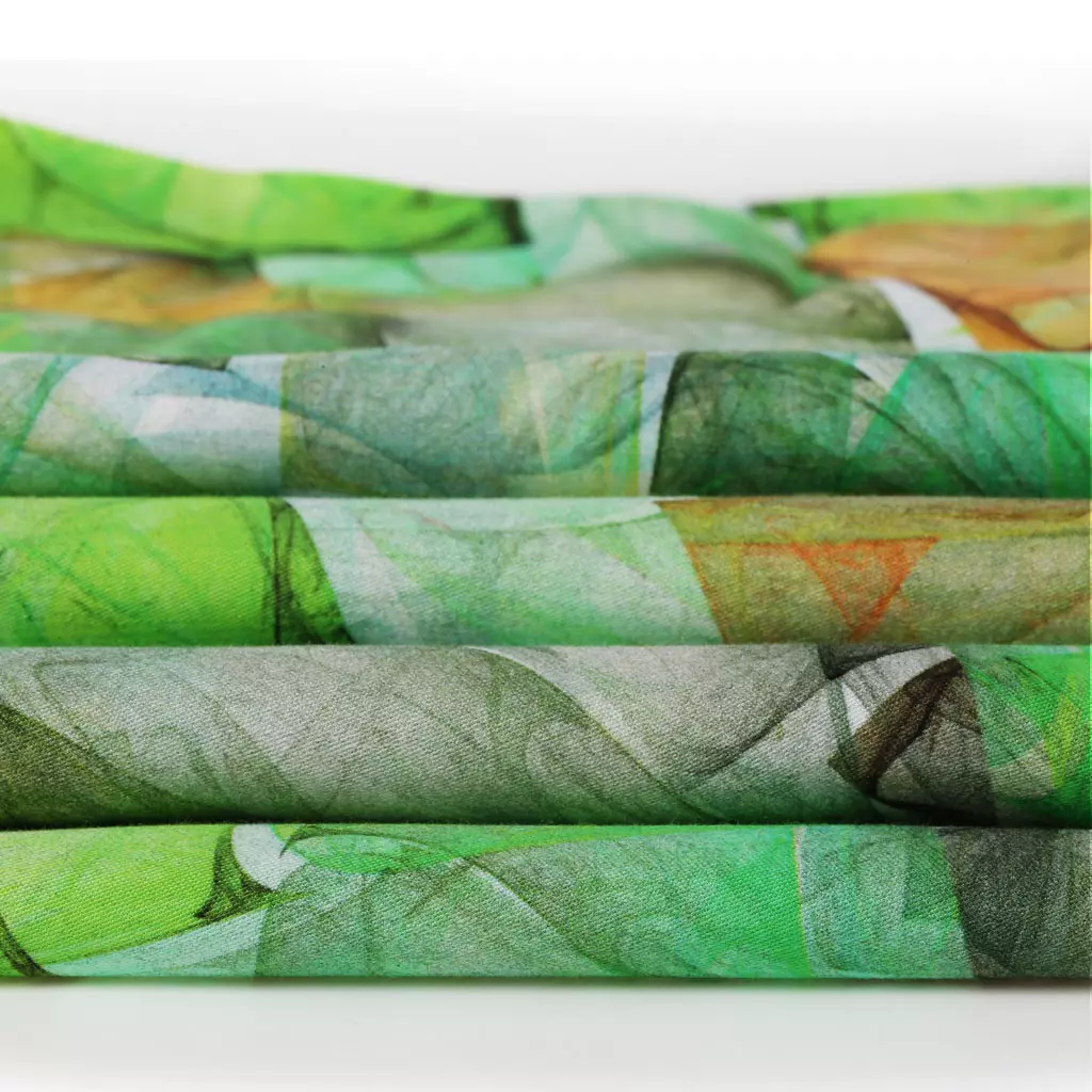 ai-huong-quang-thoi-trang-gia-re-tai-cho-ben-thanh-tphcm-11