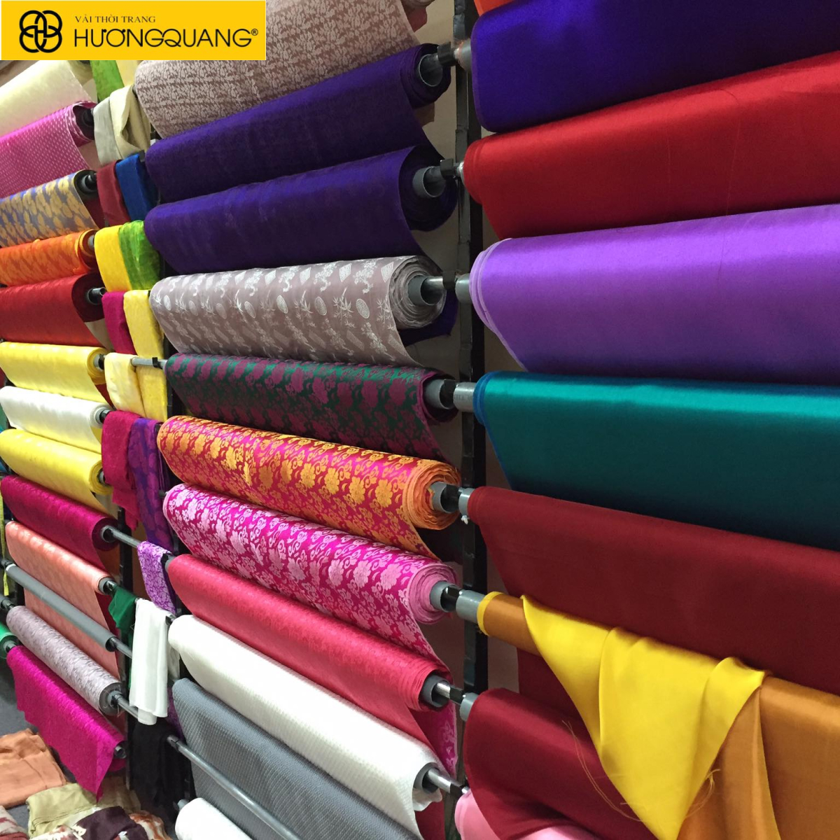 Vải lụa tơ tằm là gì? Vải lụa tơ tằm cao cấp may áo dài có đẹp không?