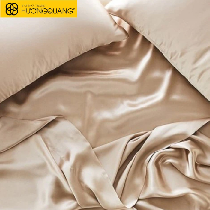 Mẹo ủi vải lụa tơ tằm mượt không bị nhăn