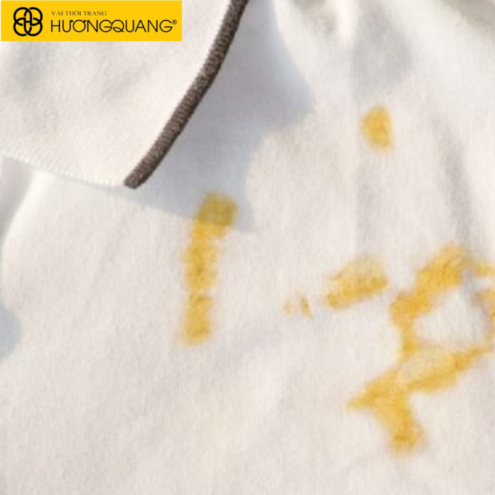 Cách Tẩy Vết Bẩn Trên Vải Lụa Mà Không Làm Hỏng Chất Liệu