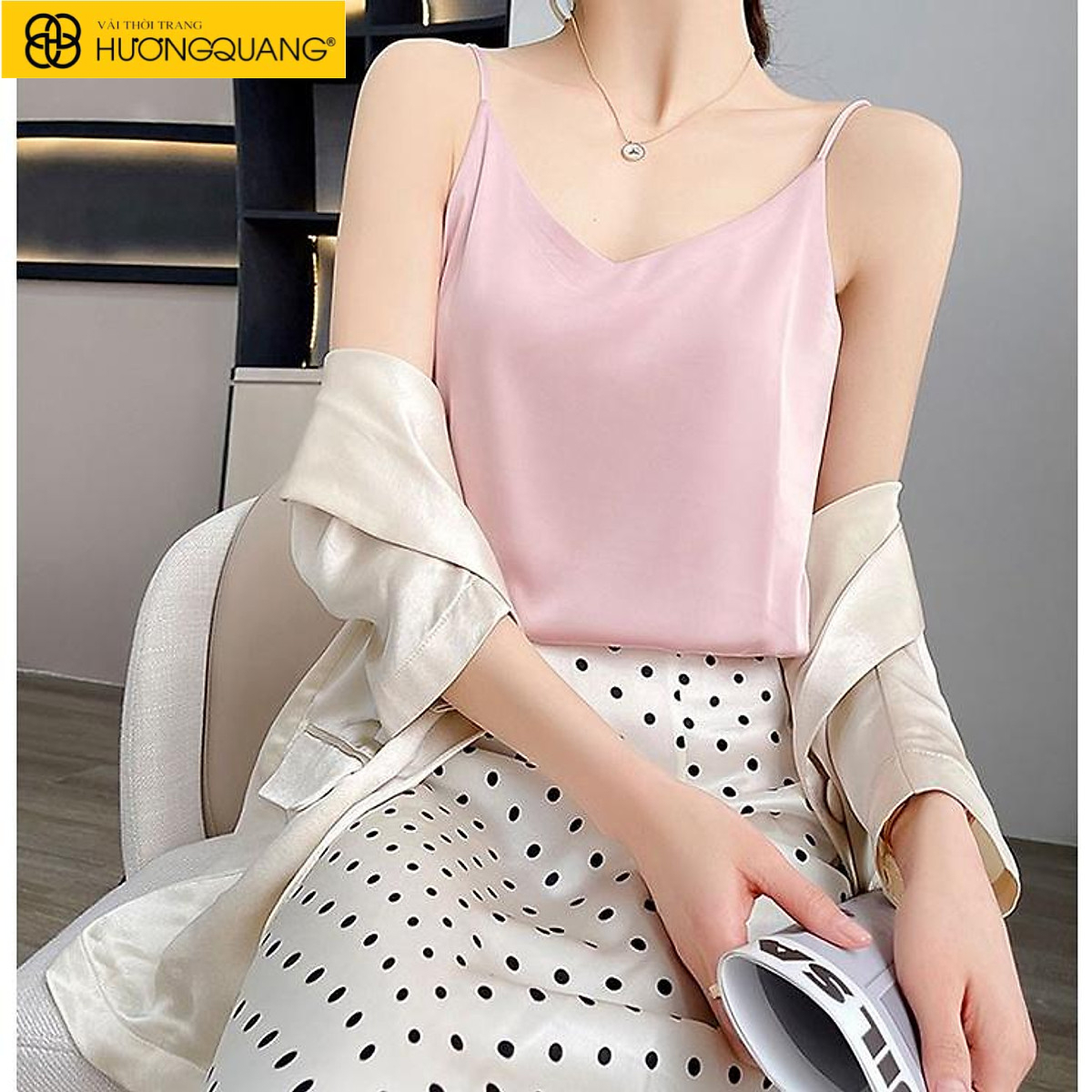 Top 7 Mẫu Trang Phục Vải Satin Sang Trọng Cho Các Dịp Đặc Biệt