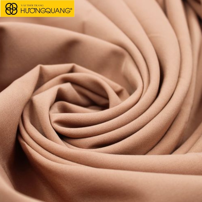 Nếu bạn đang tìm kiếm một loại vải vừa sang trọng vừa bền bỉ, vải Double Silk chính là một trong những lựa chọn hàng đầu. Trong bài viết này, chúng ta sẽ cùng nhau so sánh vải Double Silk với vải Polyester, giúp bạn hiểu rõ hơn về đặc điểm, ứng dụng và lợi ích của từng loại vải. Liệu vải nào sẽ phù hợp hơn với nhu cầu của bạn? Hãy cùng khám phá để tìm ra câu trả lời cho câu hỏi này!