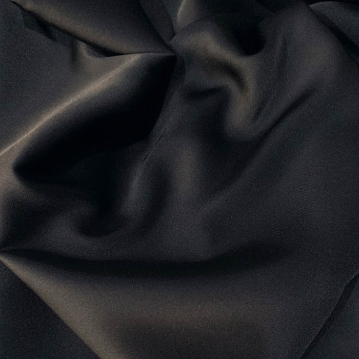 Vải satin cao cấp: Bí quyết để tạo nên những chiếc đầm dạ hội quyến rũ