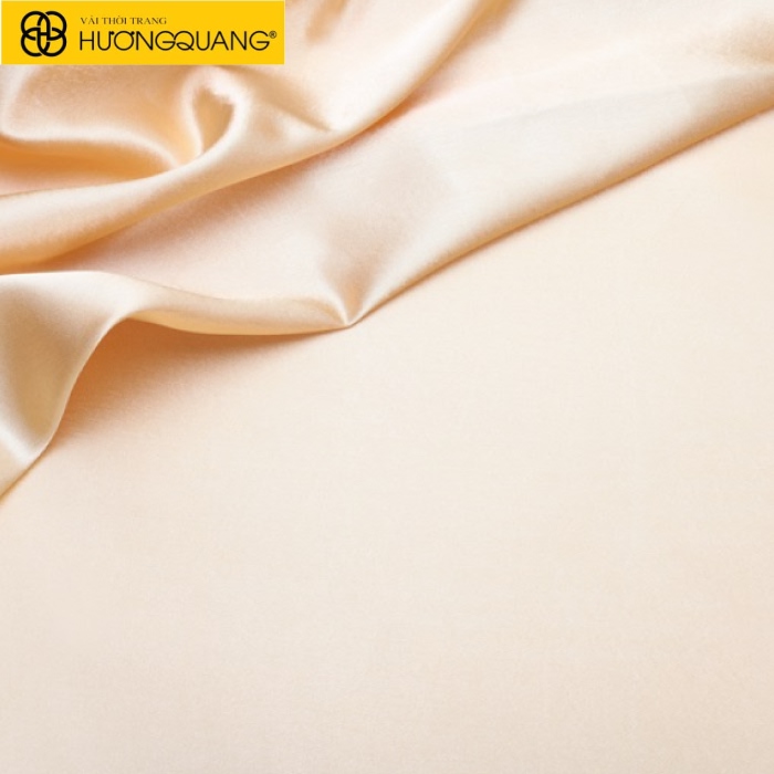 Vải satin cao cấp: Bí quyết để tạo nên những chiếc đầm dạ hội quyến rũ