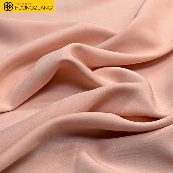 Đầm maxi mùa hè với chất liệu vải rayon mỏng nhẹ