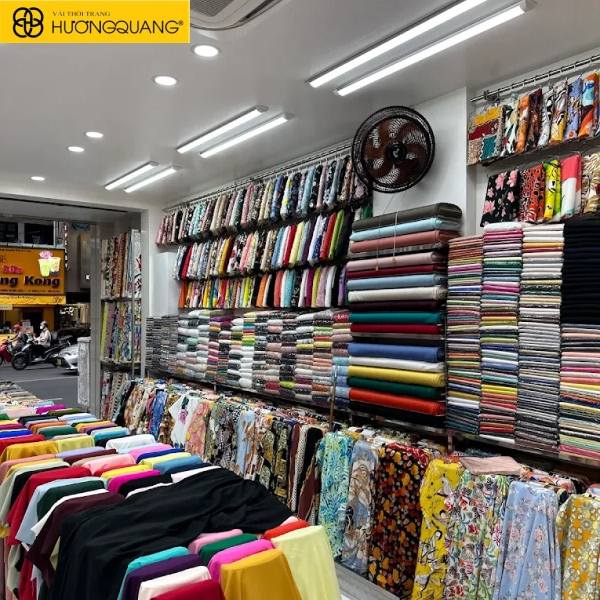 Cận cảnh kiểm định chất lượng từng mét vải