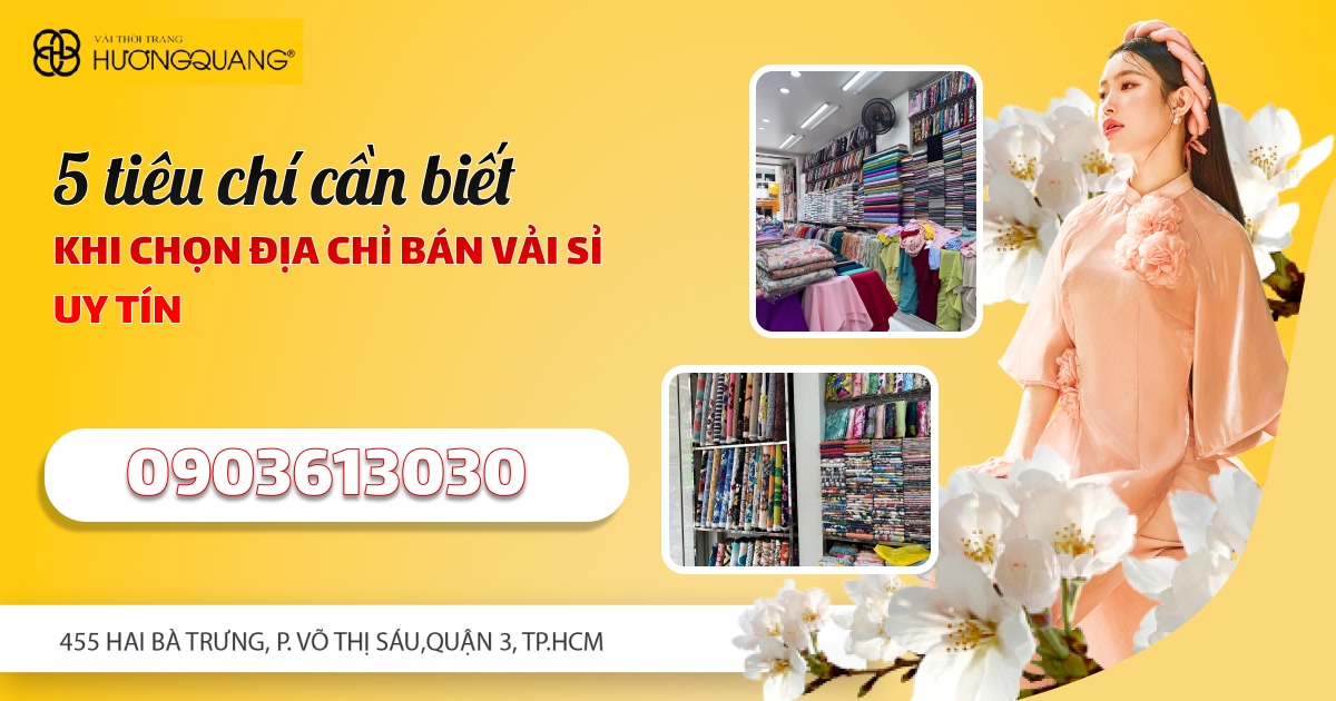 đội ngũ nhân viên Hương Quang tư vấn khách hàng chọn vải phù hợp