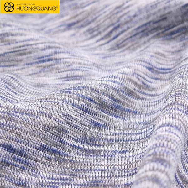 Bộ sưu tập thời trang kết hợp vải dệt kim cao cấp với da và lụ