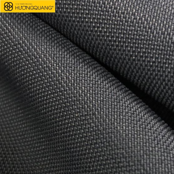 So sánh độ nhăn giữa vải cotton và vải poly chống nhăn