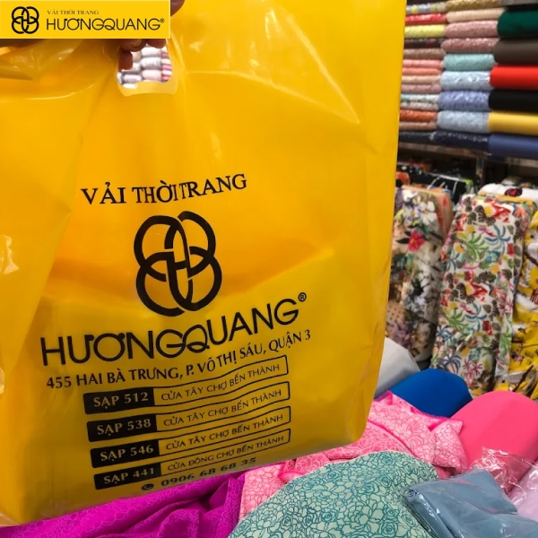 bảng mẫu vải nhiều màu sắc theo xu hướng thời trang 2025