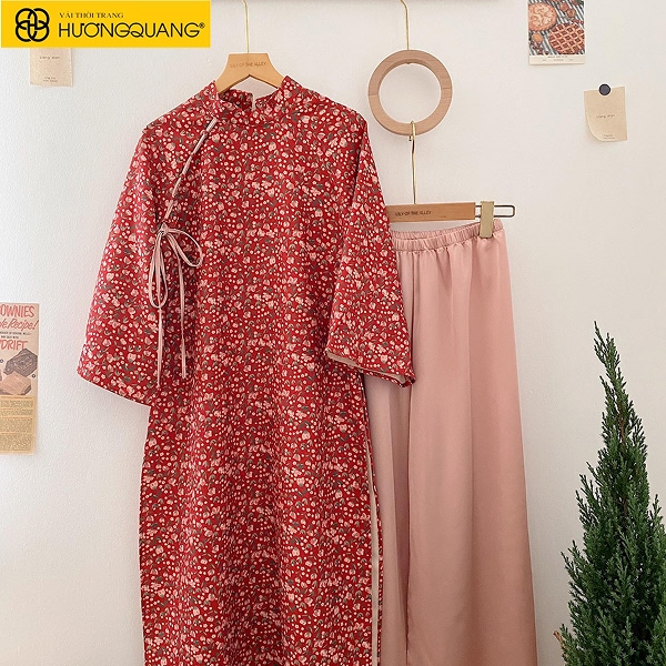 kiểm tra mẫu vải trước khi đặt may Tết