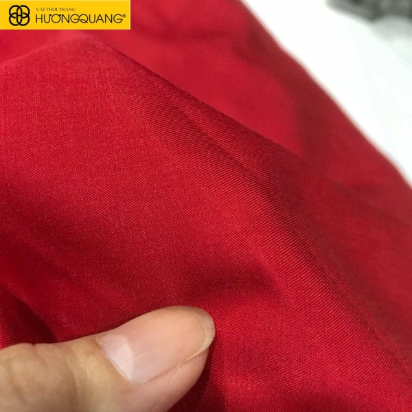 Màu đỏ đô may đồ Tết mang ý nghĩa may mắn