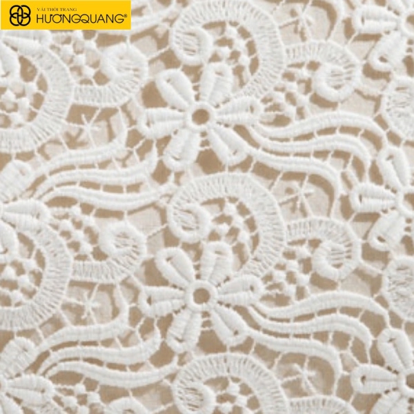 Bộ sưu tập váy tiệc kết hợp ren 3D và lụa