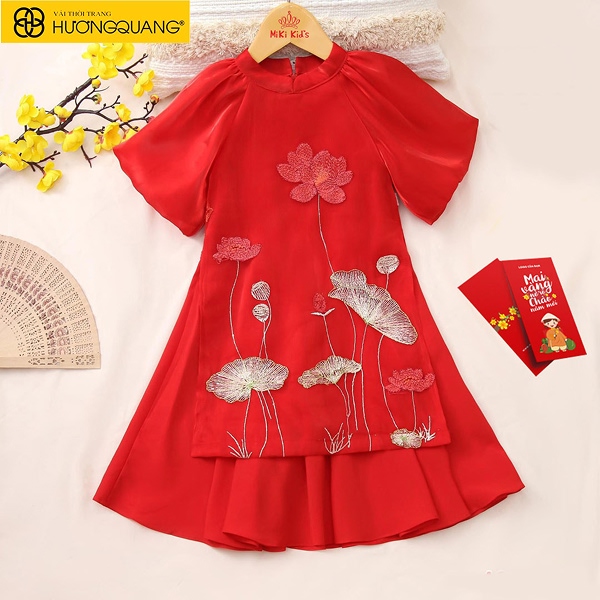 Áo dài may từ vải tơ óng ánh thanh lịch